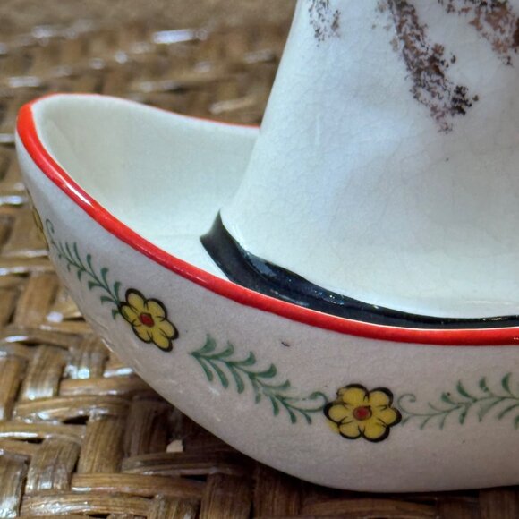 Vintage Ceramic Cowboy Hat Decorative Ashtray With Floral Accent - Picture 4 of 6